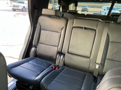2025 Chevrolet Tahoe - Photo 18