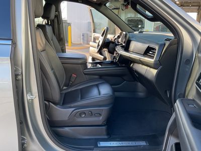 2025 Chevrolet Tahoe - Photo 15