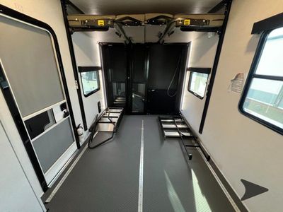 2025 Alliance RV Valor - Photo 28