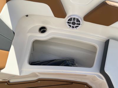 2026 Chaparral 23 SSI - Photo 3