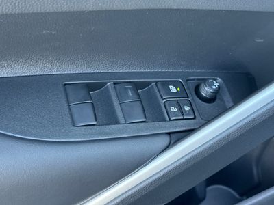 2026 Toyota Corolla Cross - Photo 13