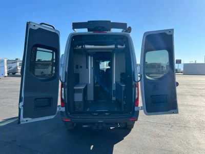 2027 Winnebago REVEL — photo 21 view