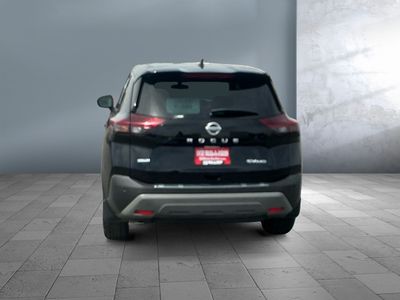 2021 Nissan Rogue — detail view