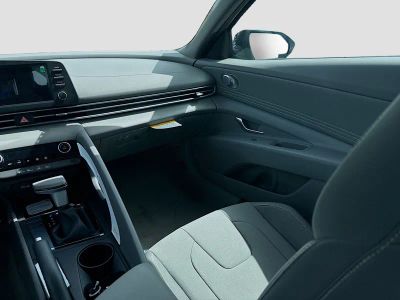 2026 Hyundai ELANTRA — photo 16 view
