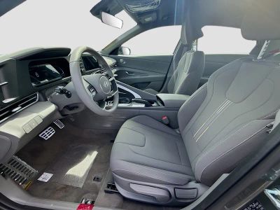 2026 Hyundai ELANTRA — photo 14 view