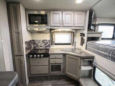 2025 Northwood Arctic Fox 990 - Photo 9