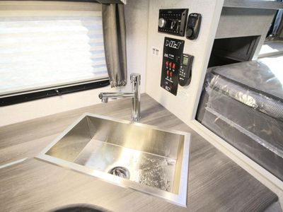 2025 Northwood Arctic Fox 990 - Photo 13