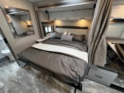 2024 Thor Motor Coach QUANTUM LC — photo 21 view