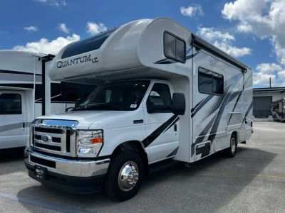 2024 Thor Motor Coach QUANTUM LC — photo 32 view