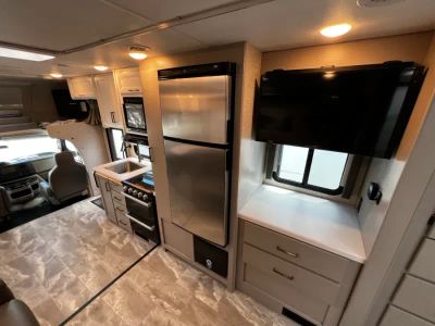 2024 Thor Motor Coach QUANTUM LC — photo 15 view