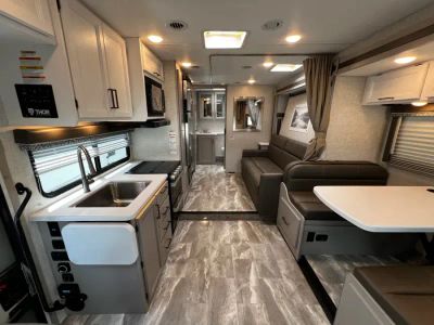 2024 Thor Motor Coach QUANTUM LC — interior view
