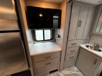 2024 Thor Motor Coach QUANTUM LC — photo 12 view