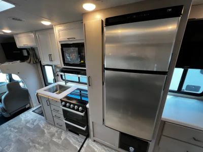 2024 Thor Motor Coach QUANTUM LC — photo 11 view