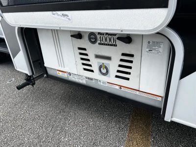 2024 Thor Motor Coach QUANTUM LC — photo 31 view