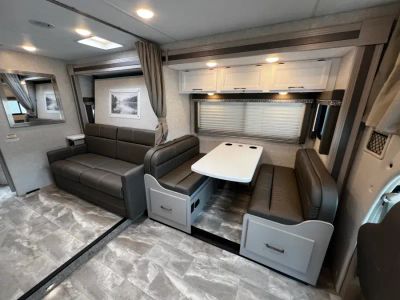 2024 Thor Motor Coach QUANTUM LC — photo 16 view