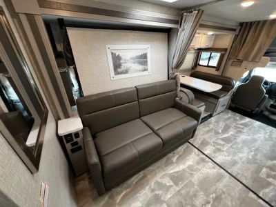 2024 Thor Motor Coach QUANTUM LC — photo 19 view
