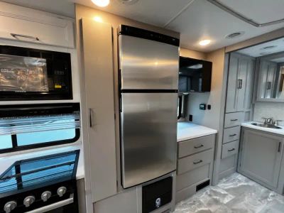 2024 Thor Motor Coach QUANTUM LC — photo 10 view