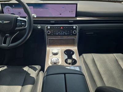 2025 Genesis GV80 — photo 15 view