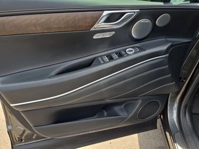 2025 Genesis GV80 — photo 18 view