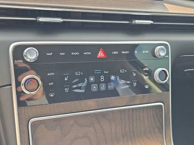 2025 Genesis GV80 — photo 27 view