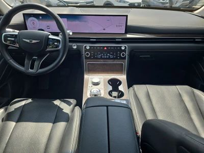2025 Genesis GV80 — photo 13 view