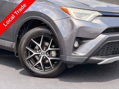 2016 Toyota RAV4 — detail view