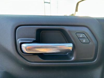 2026 Chevrolet Silverado 1500 — photo 15 view