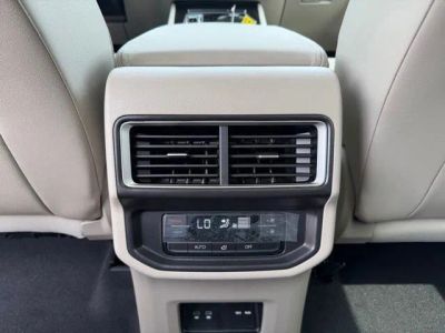 2026 Volkswagen Atlas — photo 8 view