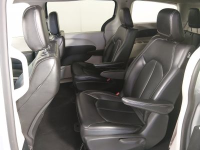 2023 Chrysler Pacifica - Photo 21