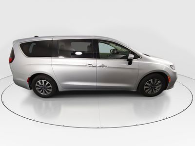 2023 Chrysler Pacifica - Photo 8