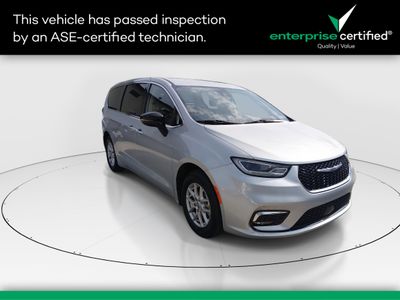 2024 Chrysler Pacifica Touring L FWD — front three-quarter view