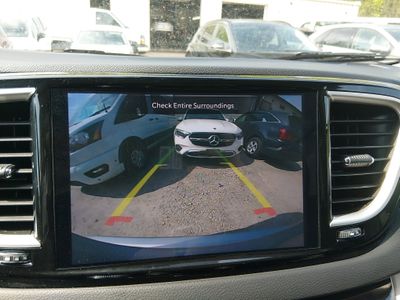2024 Chrysler Pacifica — photo 16 view