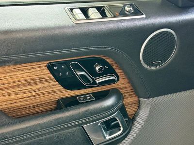 2019 Land Rover Range Rover — photo 18 view