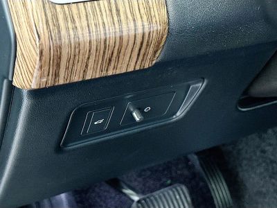 2019 Land Rover Range Rover — photo 10 view