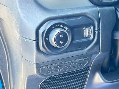 2024 Jeep Gladiator — photo 10 view