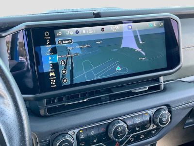 2024 Jeep Gladiator — photo 13 view