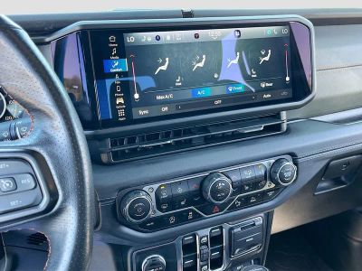 2024 Jeep Gladiator — photo 16 view