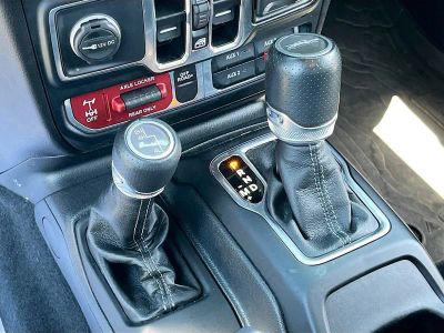 2024 Jeep Gladiator — photo 17 view