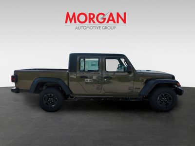 2026 Jeep Gladiator — photo 8 view