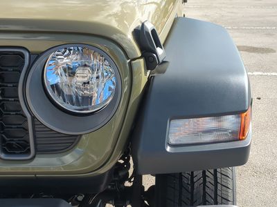 2026 Jeep Gladiator — photo 11 view