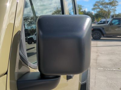 2026 Jeep Gladiator — photo 13 view