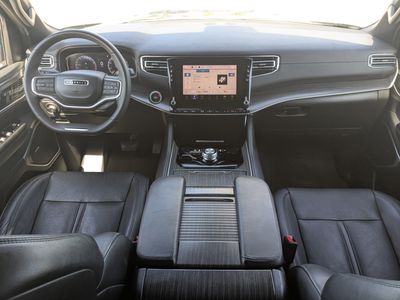 2023 Jeep Wagoneer L - Photo 23