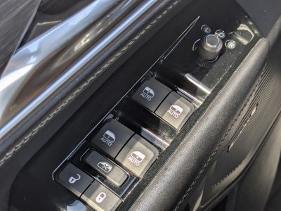 2023 Jeep Wagoneer L - Photo 35
