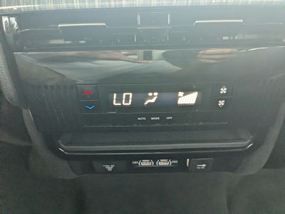 2023 Jeep Wagoneer L - Photo 21