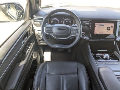 2023 Jeep Wagoneer L - Photo 24