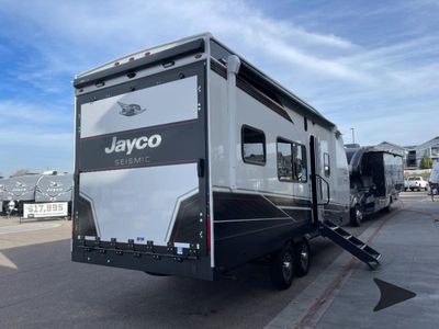 2026 Jayco Seismic - Photo 13