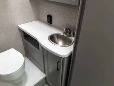 2024 Thor Motor Coach QUANTUM — photo 16 view