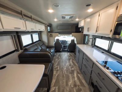 2024 Thor Motor Coach QUANTUM — interior view