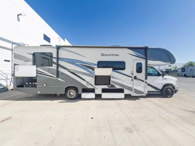 2024 Thor Motor Coach QUANTUM — photo 19 view