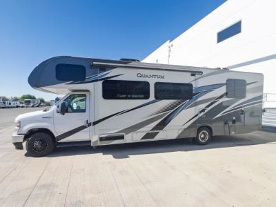 2024 Thor Motor Coach QUANTUM — photo 24 view